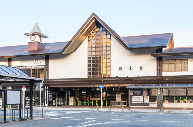 日帰り旅行人気も高い鎌倉駅周辺の飲食店は意外にリーズナブル！？街事情と飲食店出店のポイント